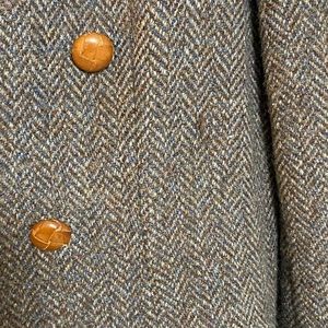 Small piece of wool creating shadow